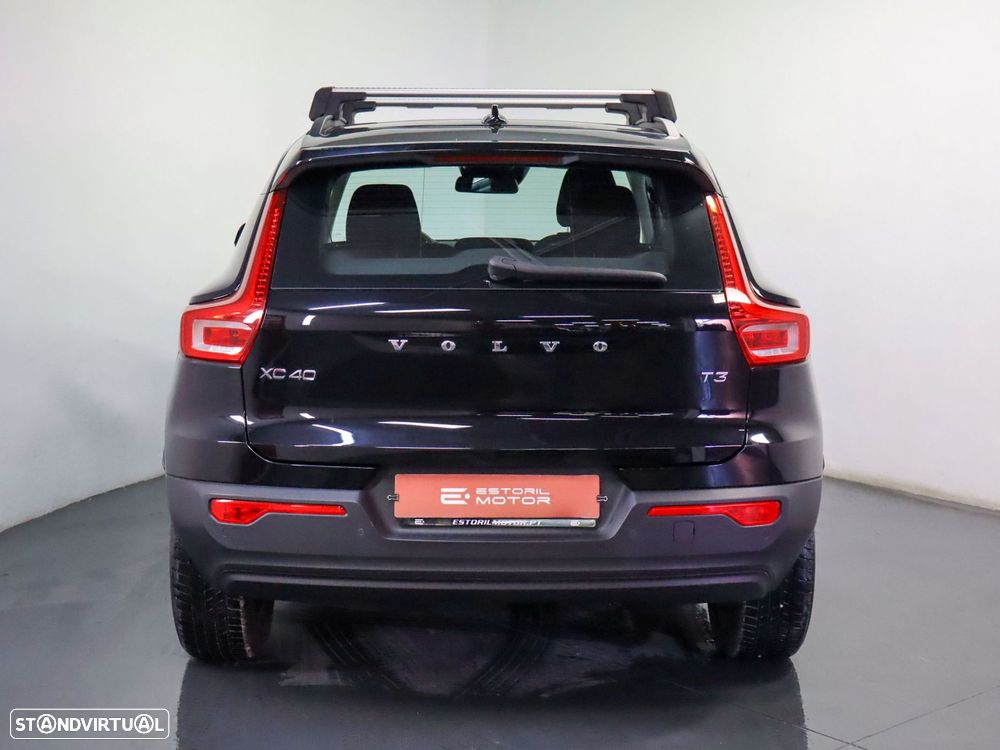 Volvo XC 40 1.5 T3 Momentum Geartronic - 5
