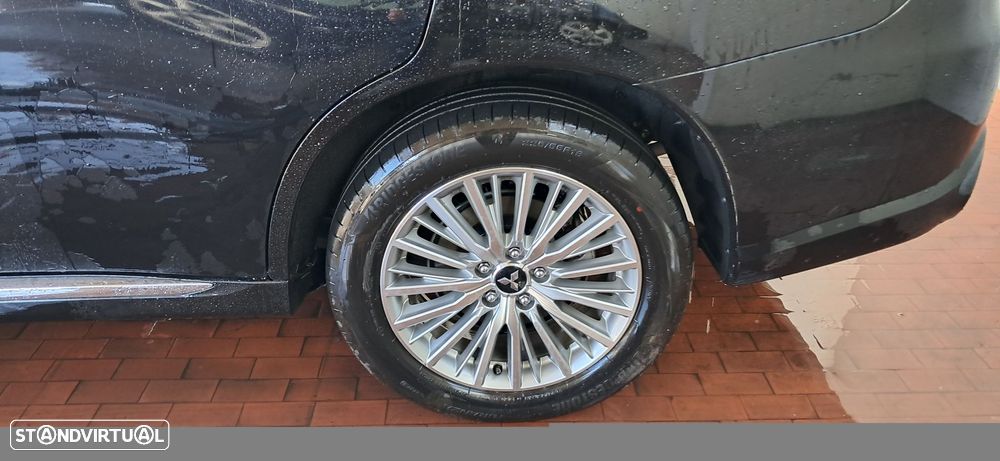 Mitsubishi Outlander - 3