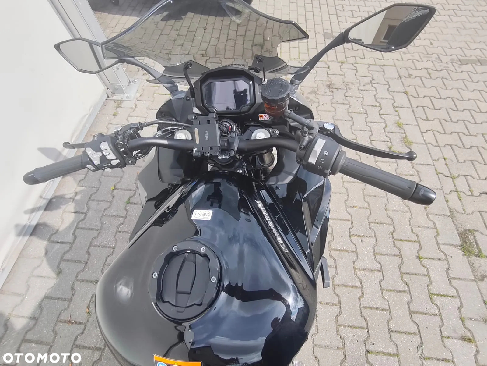 Kawasaki Ninja 1000 SX - 25