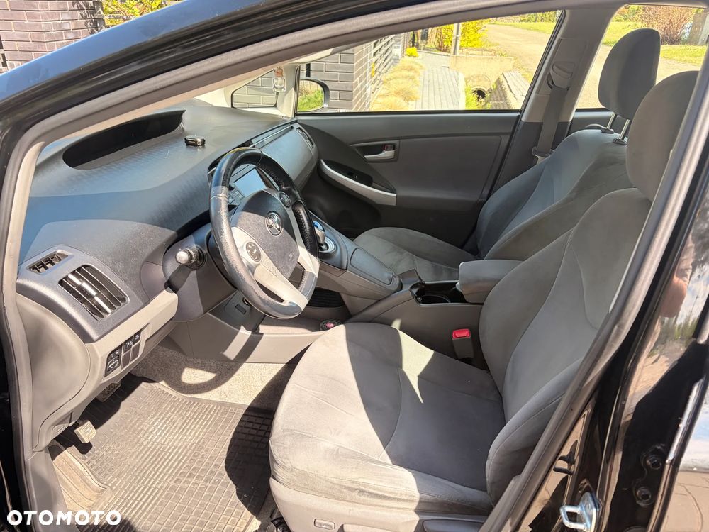 Toyota Prius 1.8 HSD Prestige - 12