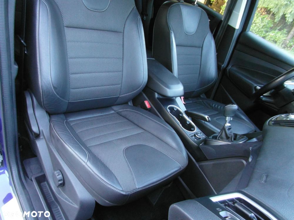 Ford Kuga 2.0 TDCi 2x4 Titanium - 20