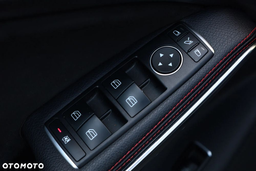 Mercedes-Benz CLA 200 7G-DCT AMG Line - 27