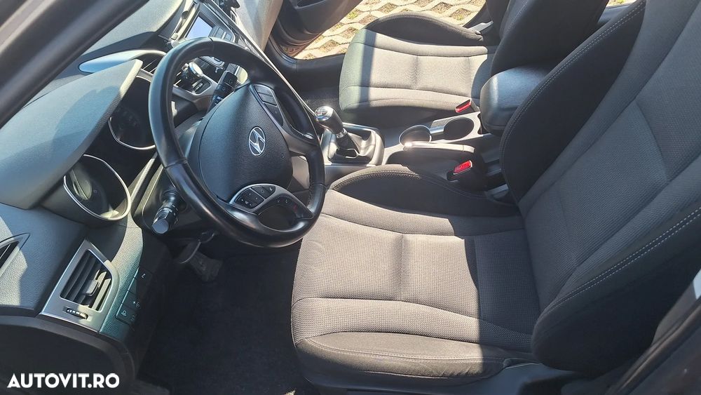 Hyundai i30 1.6 MPi Highway - 13