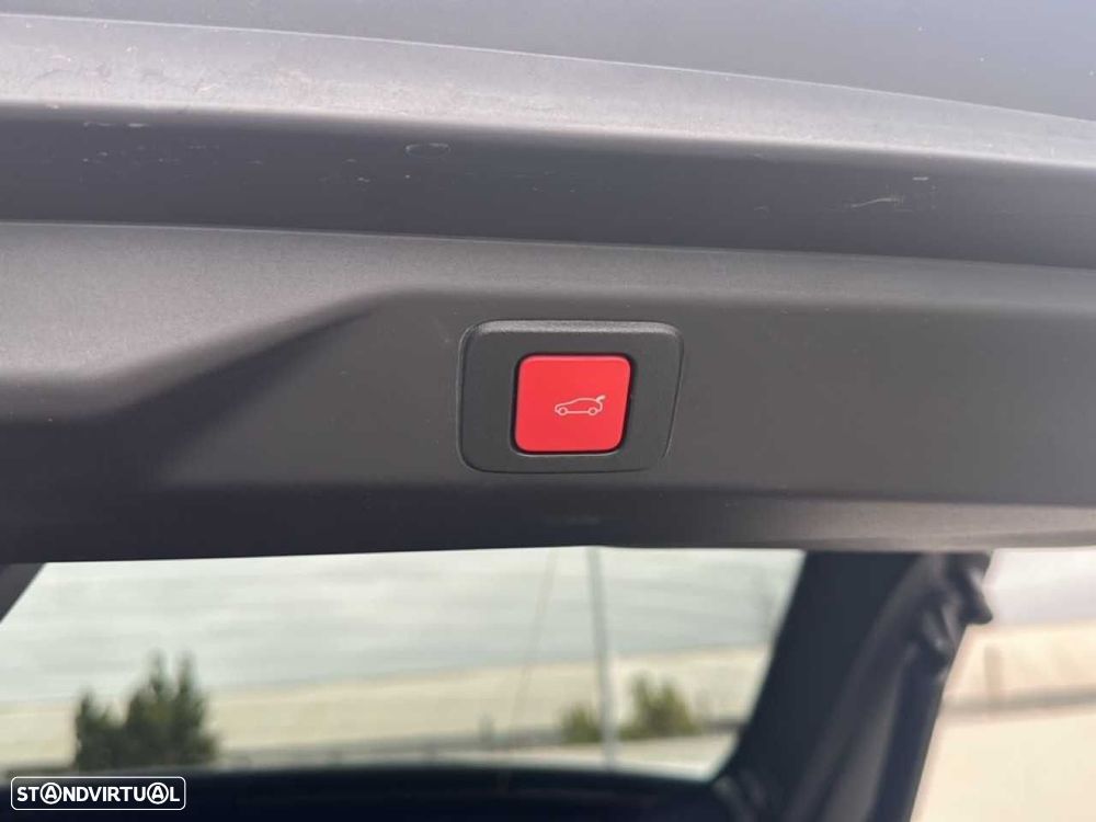 Peugeot E-3008 73 kWh Dual Motor Launch Edition - 12