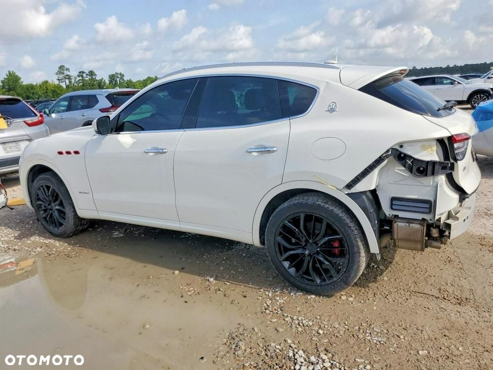 Maserati Levante Q4 - 5