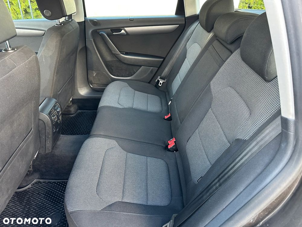 Volkswagen Passat Variant 2.0 Blue TDI DSG SCR Comfortline - 4