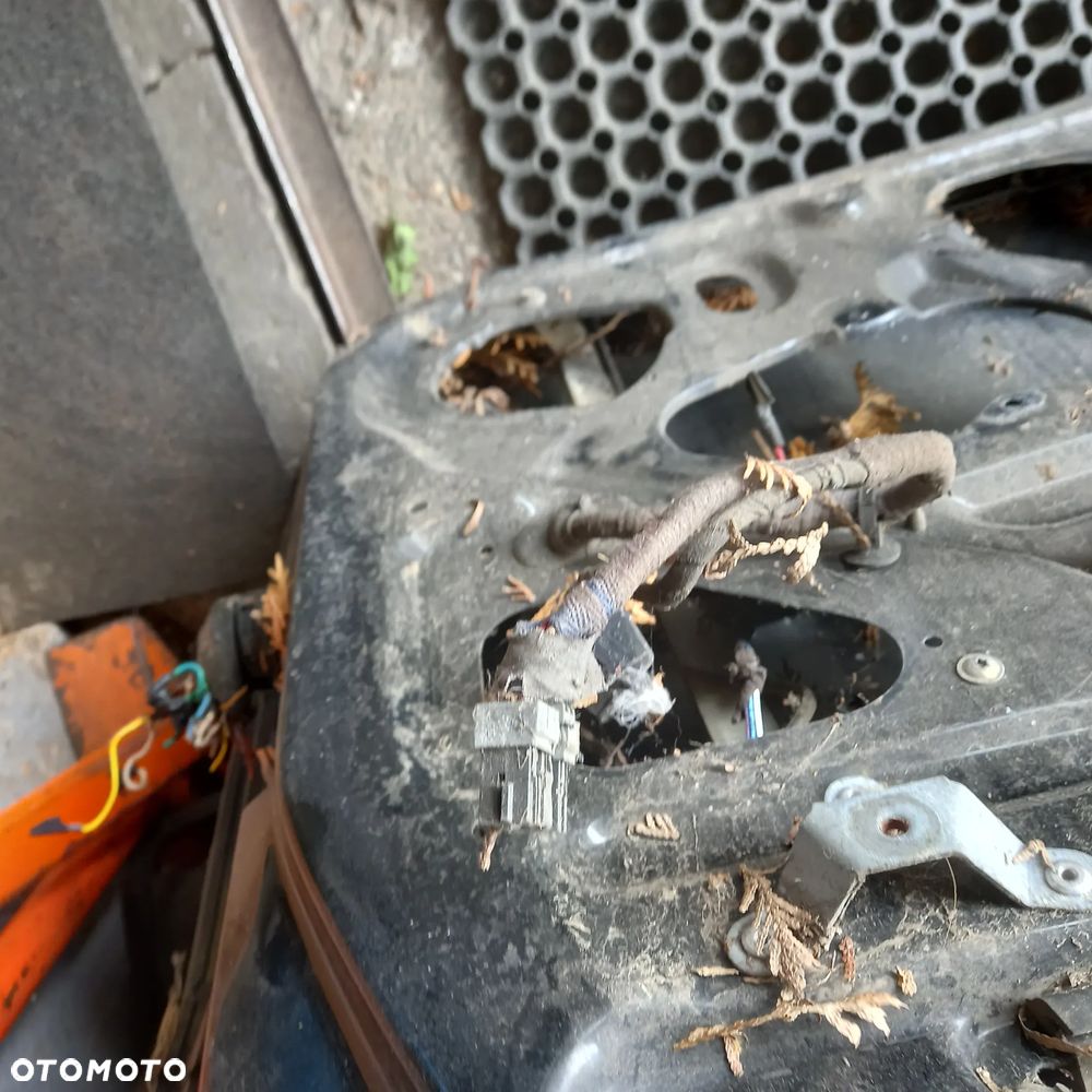 drzwi szyba zamek podnośnik silniczek mechanizm szyby peugeot 306 posiadam wszystkie części do tego modelu - 8
