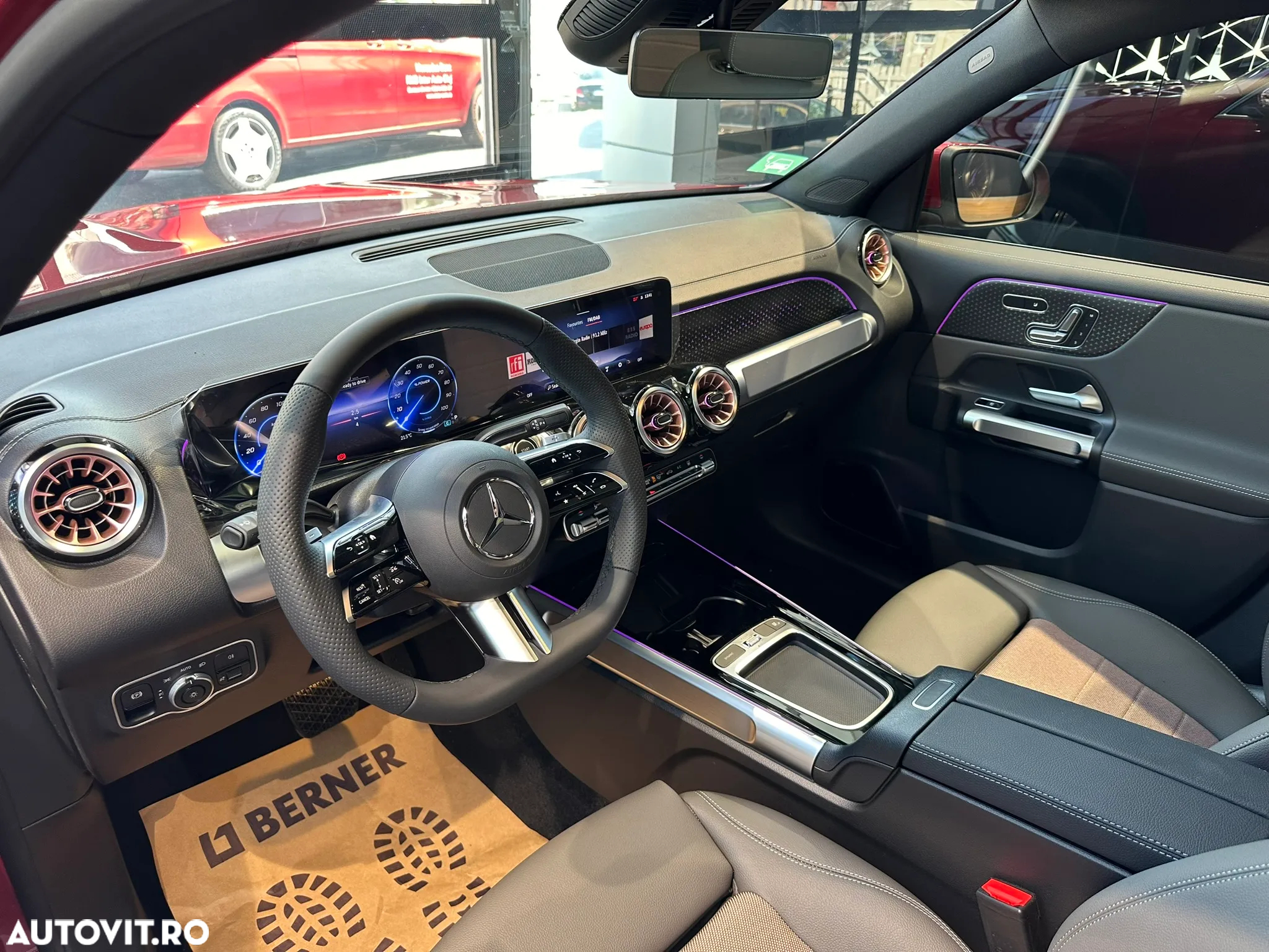 Mercedes-Benz EQB 350 4MATIC - 9