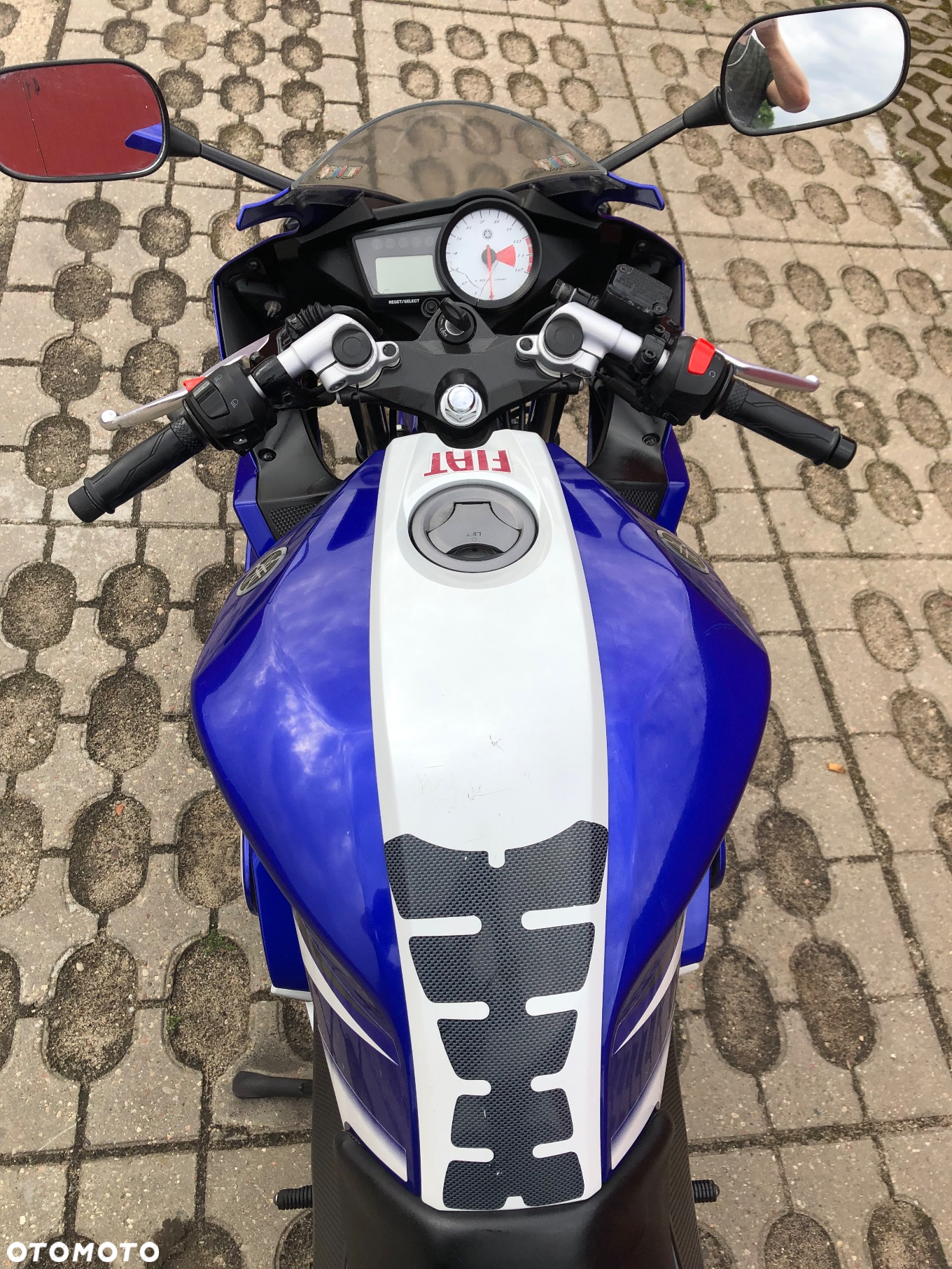 Yamaha YZF - 16