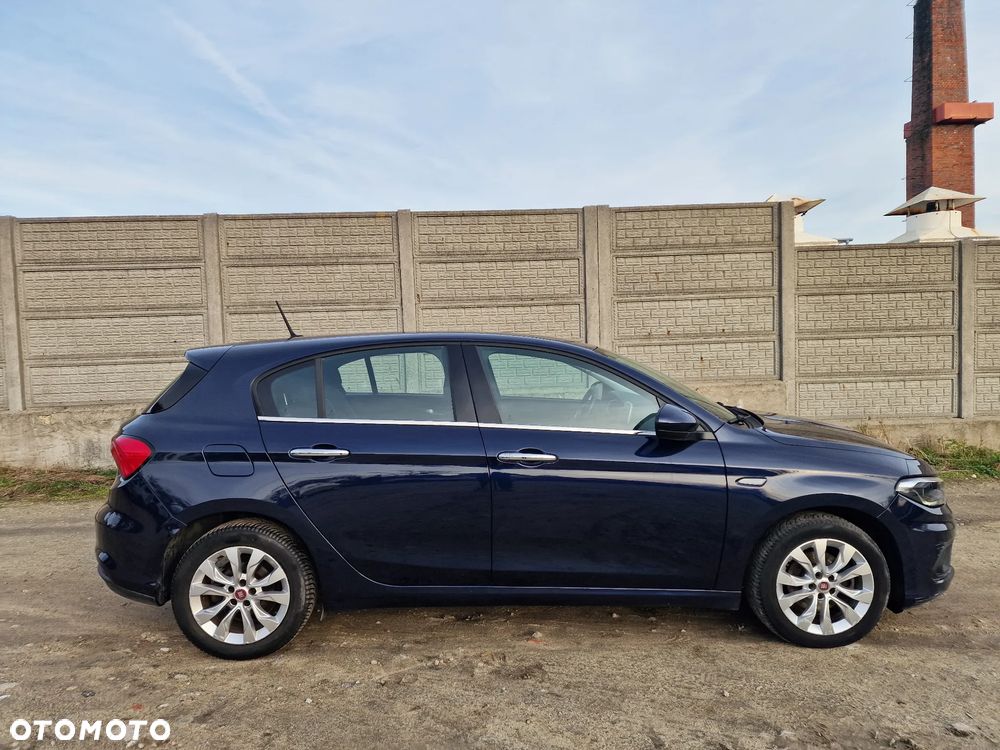Fiat Tipo 1.6 MultiJet 16v Lounge - 32