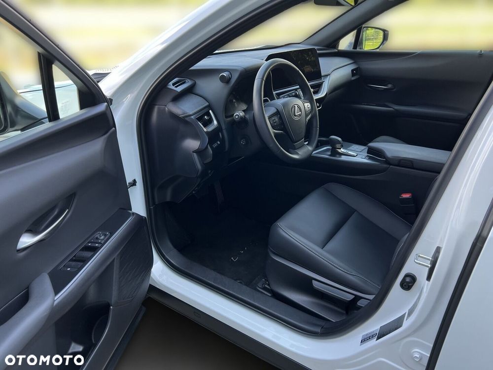 Lexus UX 300h F Sport Design - 10