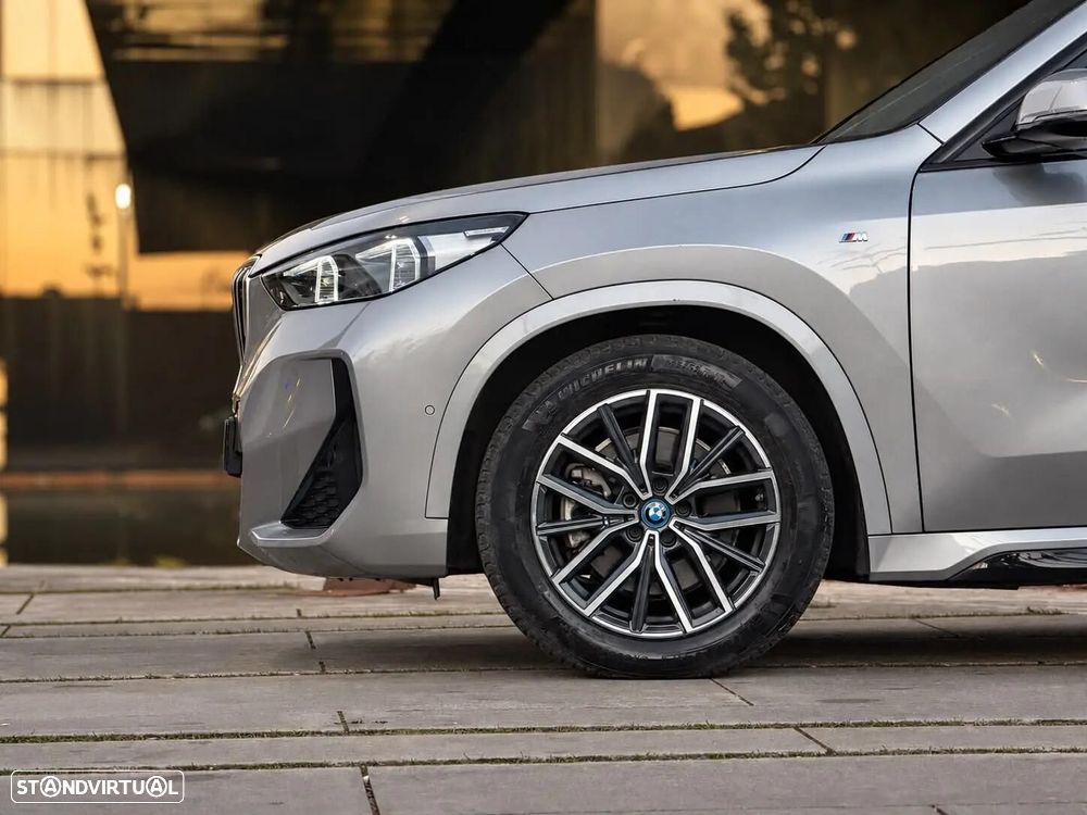 BMW iX1 xDrive30 Pack Desportivo M - 21