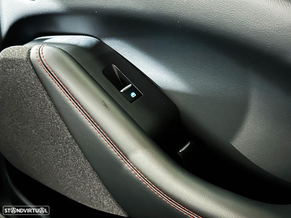 Ford Mustang Mach-E AWD PREMIUM - 28