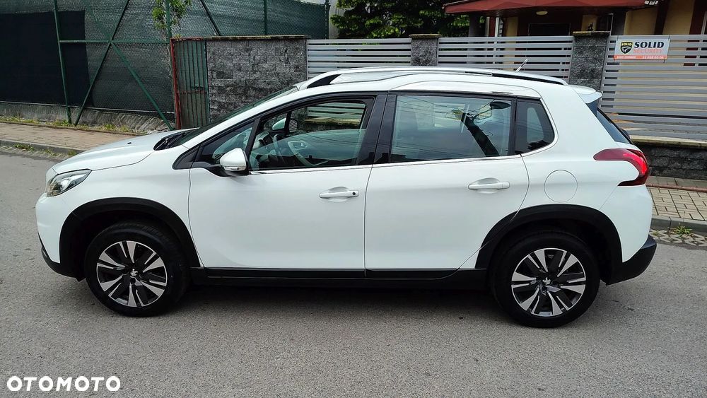 Peugeot 2008 1.2 Pure Tech Style S&S - 39