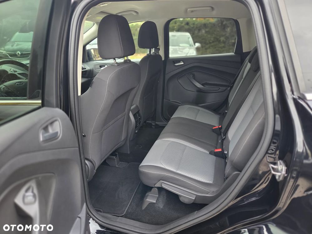 Ford Kuga 2.0 TDCi 2x4 Business Edition - 22