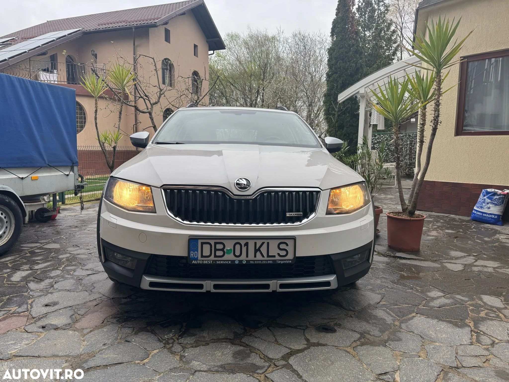 Skoda Octavia 2.0 TDI 4x4 DSG Scout - 1