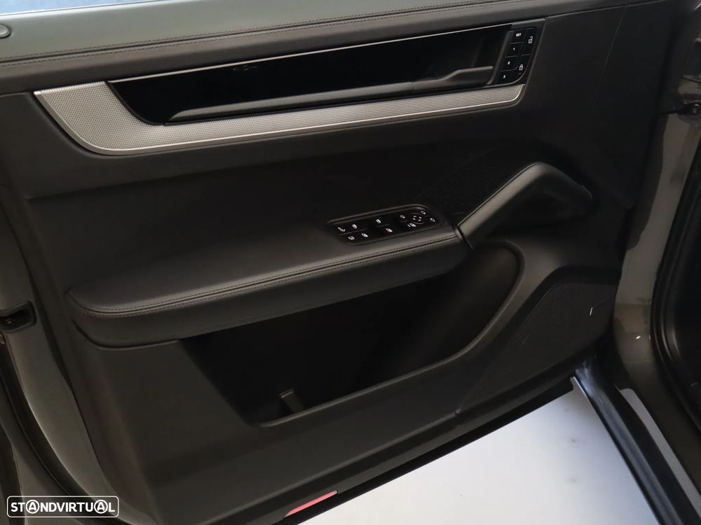 Porsche Cayenne E-Hybrid Tiptronic S - 25