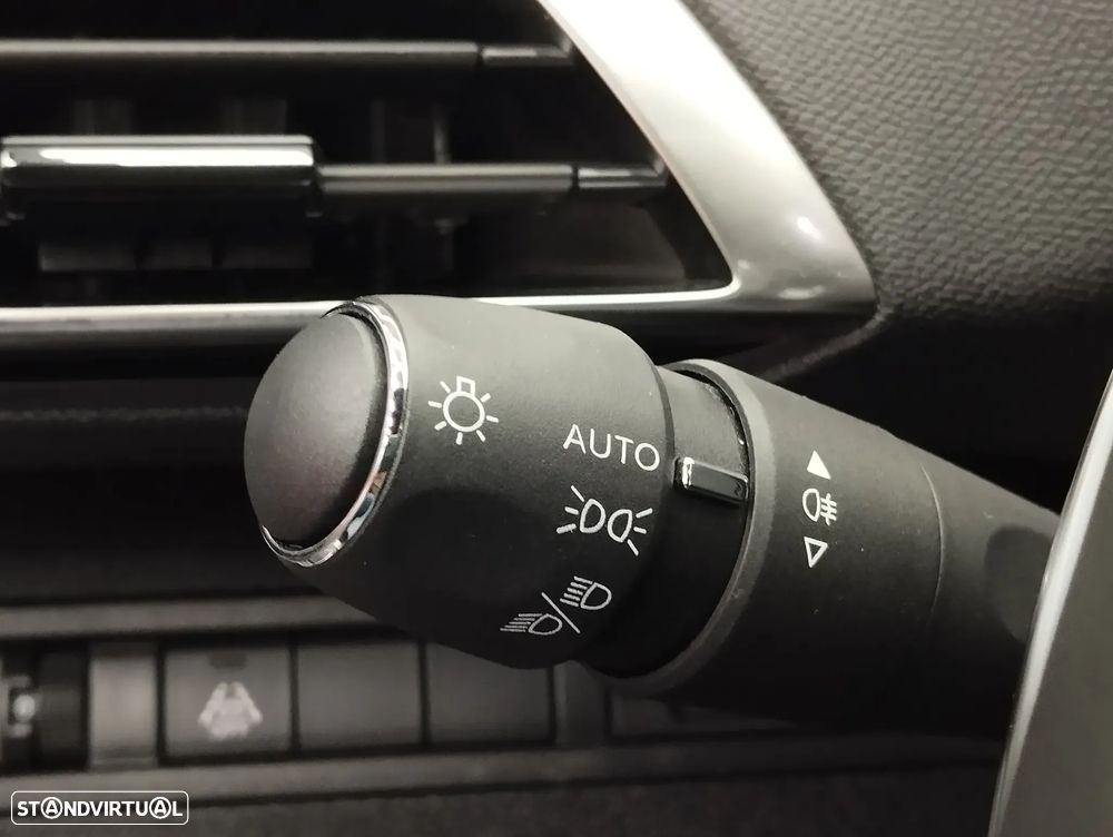 Peugeot 5008 1.2 PureTech Allure EAT8 - 23