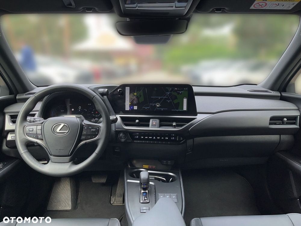 Lexus UX 300h F Sport Design - 8