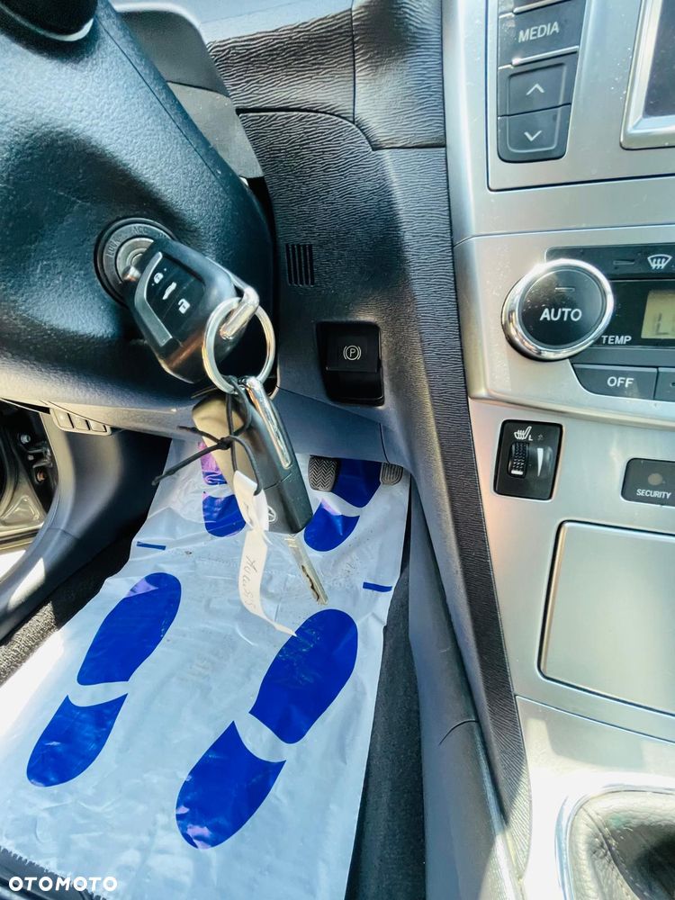 Toyota Avensis 1.8 Executive - 15