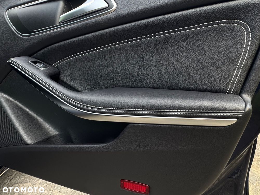 Mercedes-Benz CLA 180 d AMG Line - 17