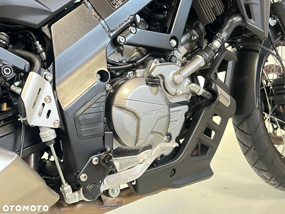 Suzuki DL - 27
