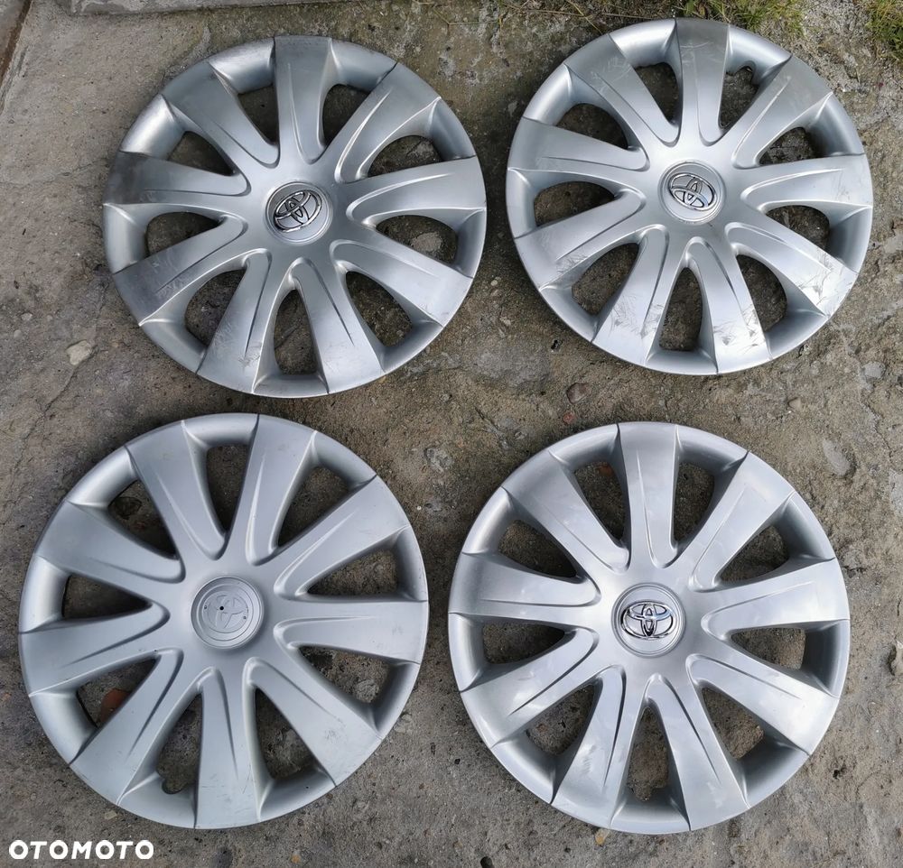 Toyota Yaris Auris Corolla Aygo Kołpaki 15" KOMPLET