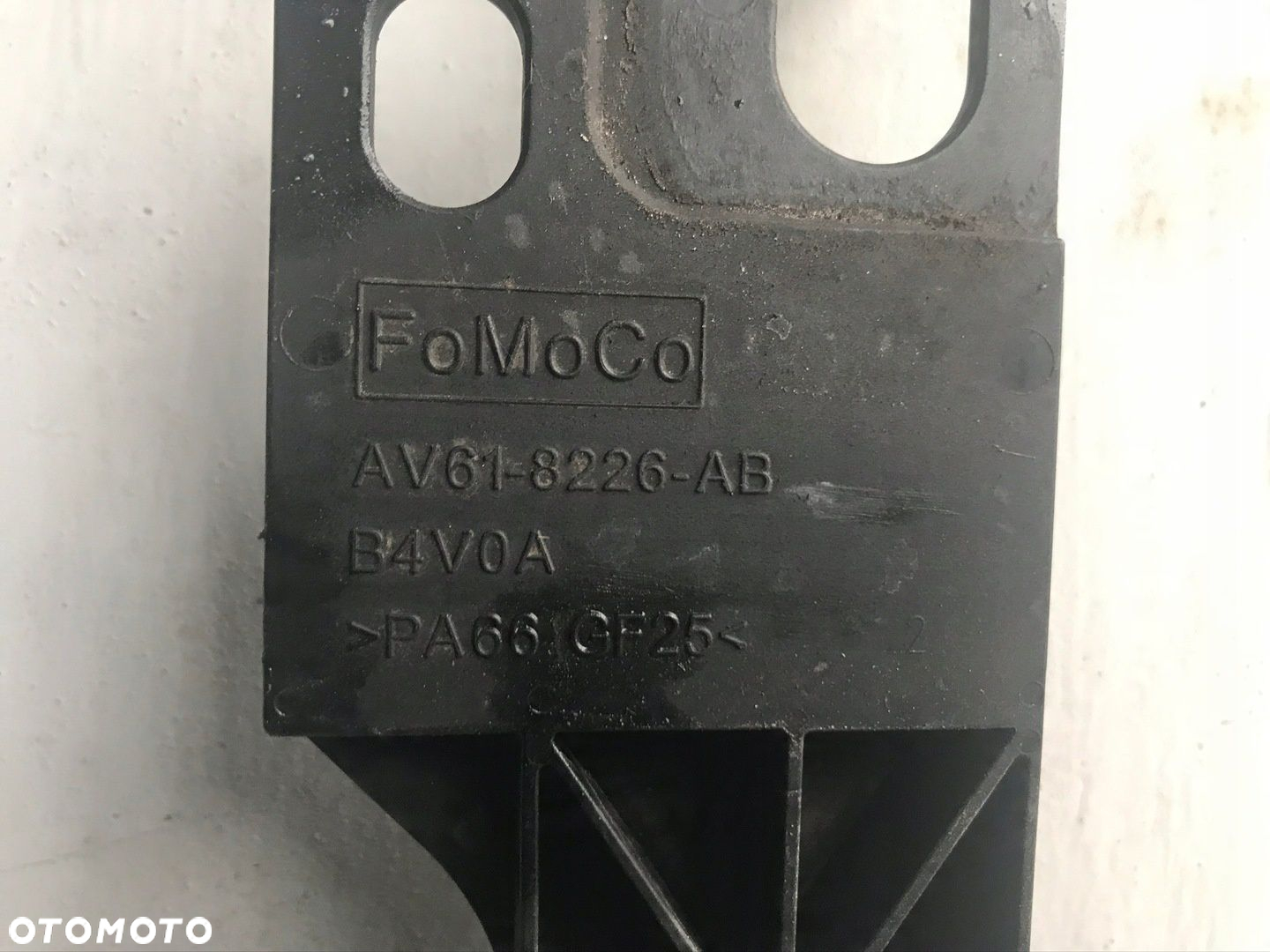 Listwa górna chłodnicy Ford Focus mk3 AV61-8226 - 5