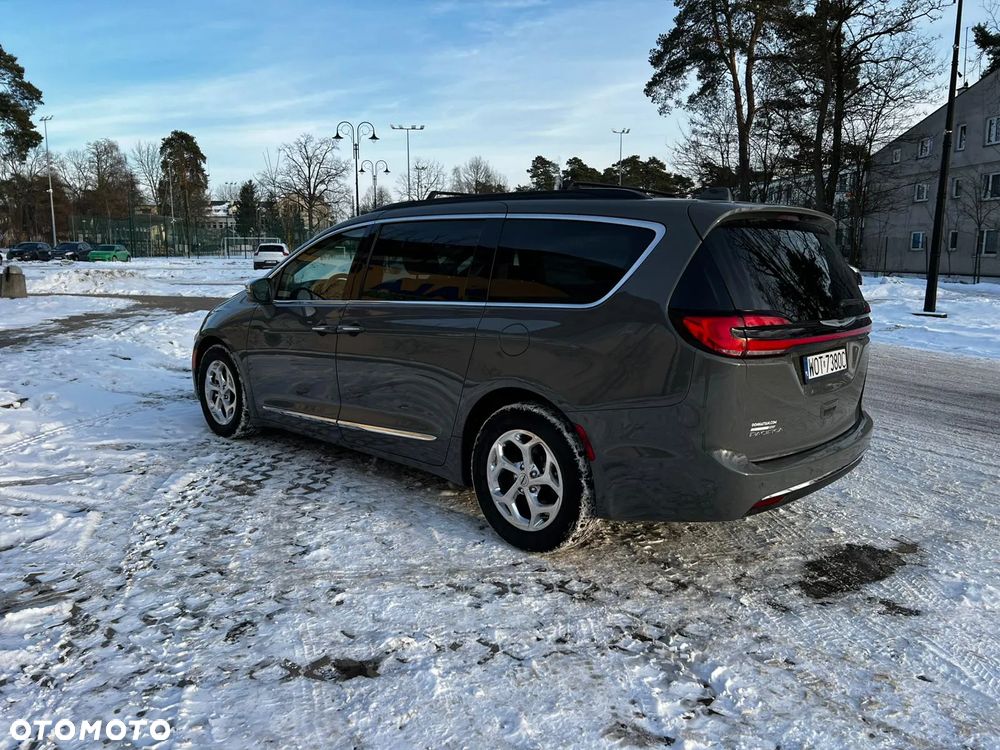 Chrysler Pacifica - 5
