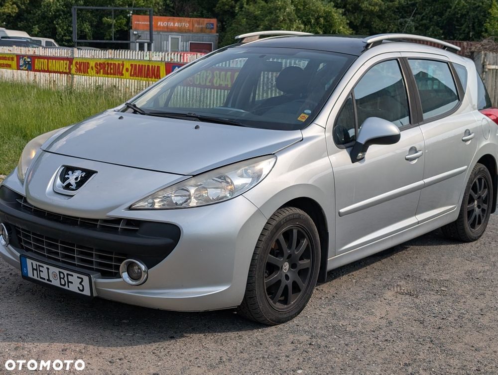 Peugeot 207 - 1