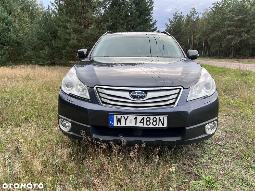 Subaru Outback 2012 photo 2