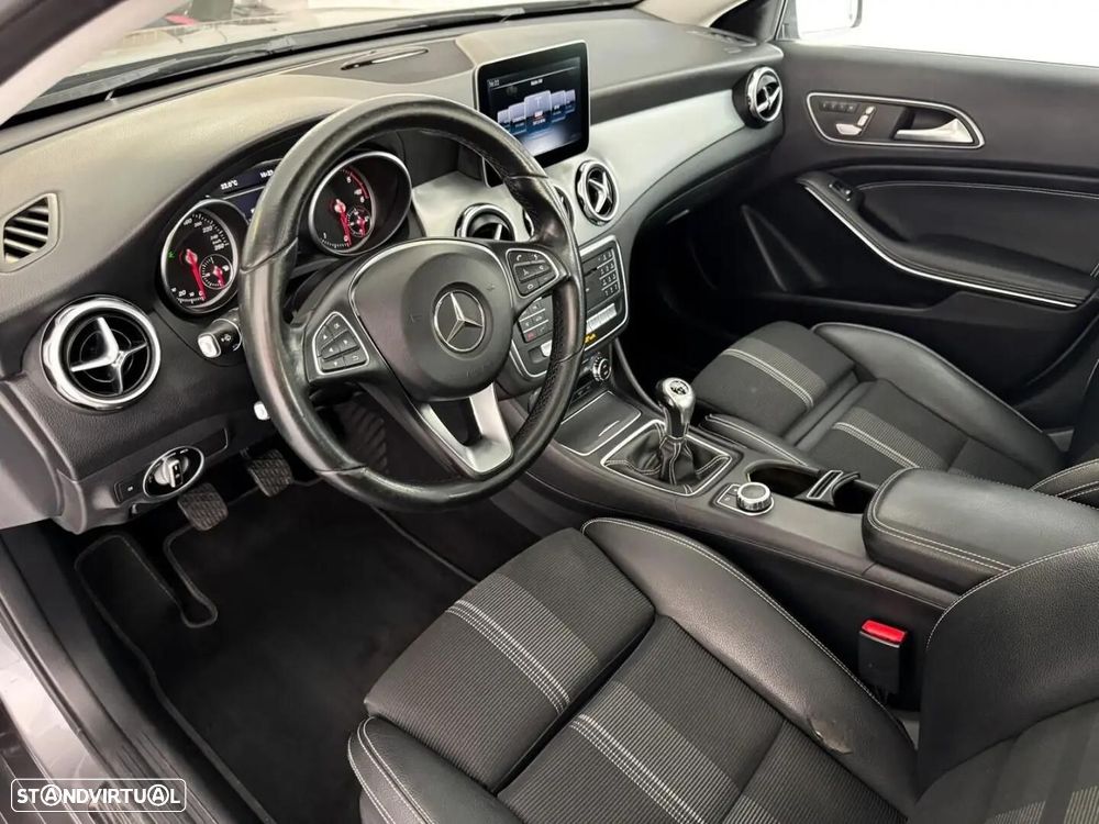 Mercedes-Benz GLA 180 - 19