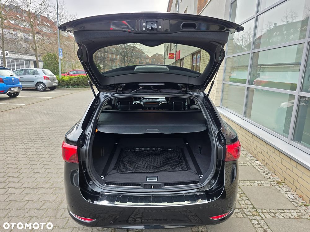 Toyota Avensis 1.8 Prestige - 11