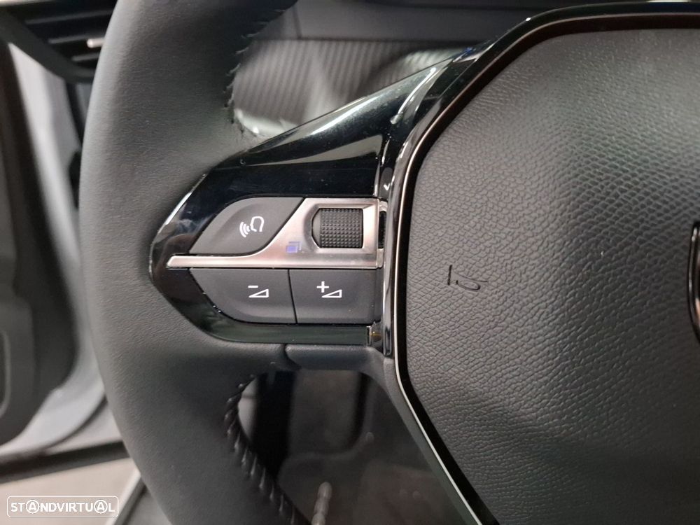Peugeot e-2008 54 kWh Allure - 14