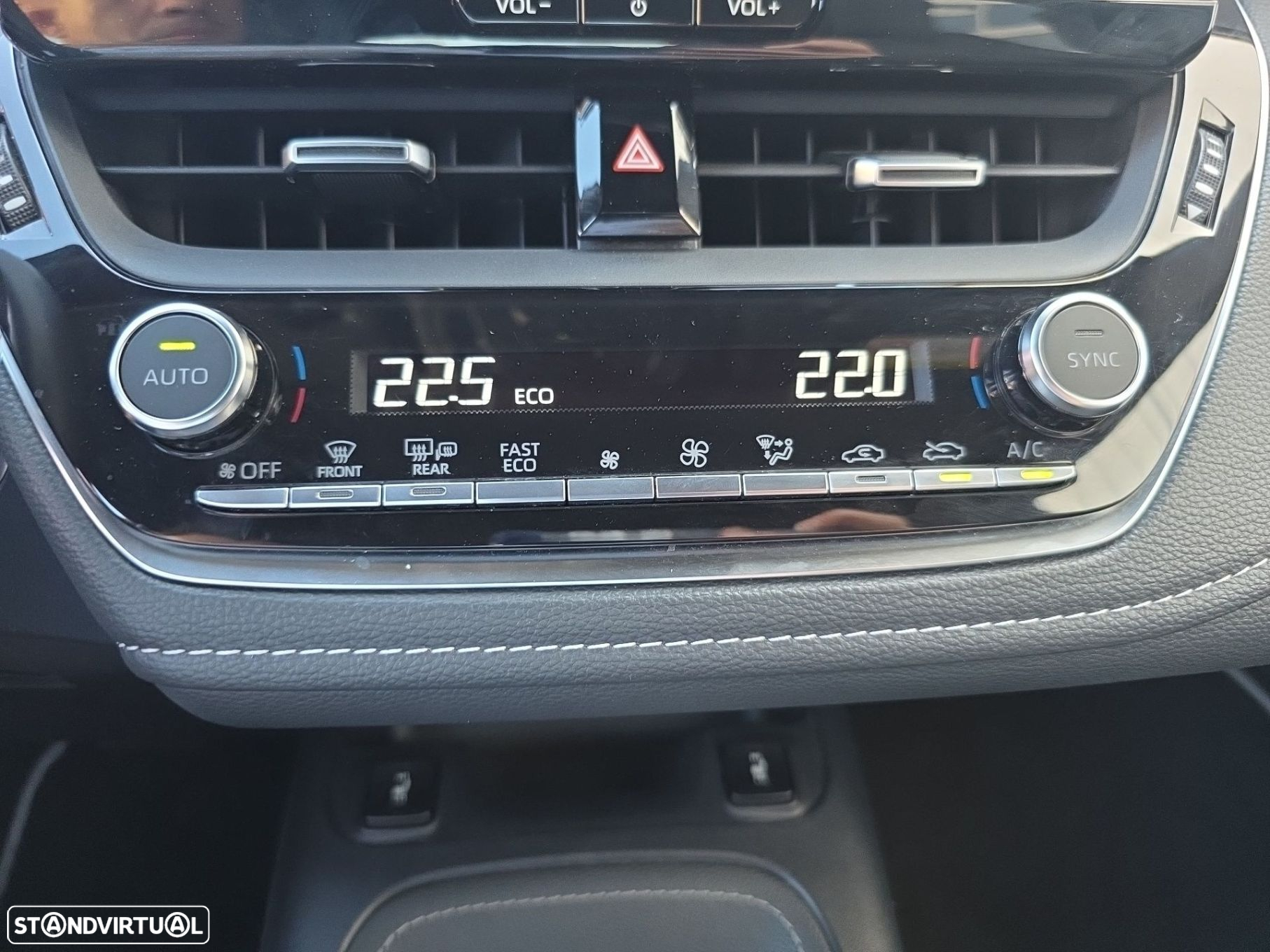 Toyota Corolla 1.8 Hybrid Comfort Plus - 24