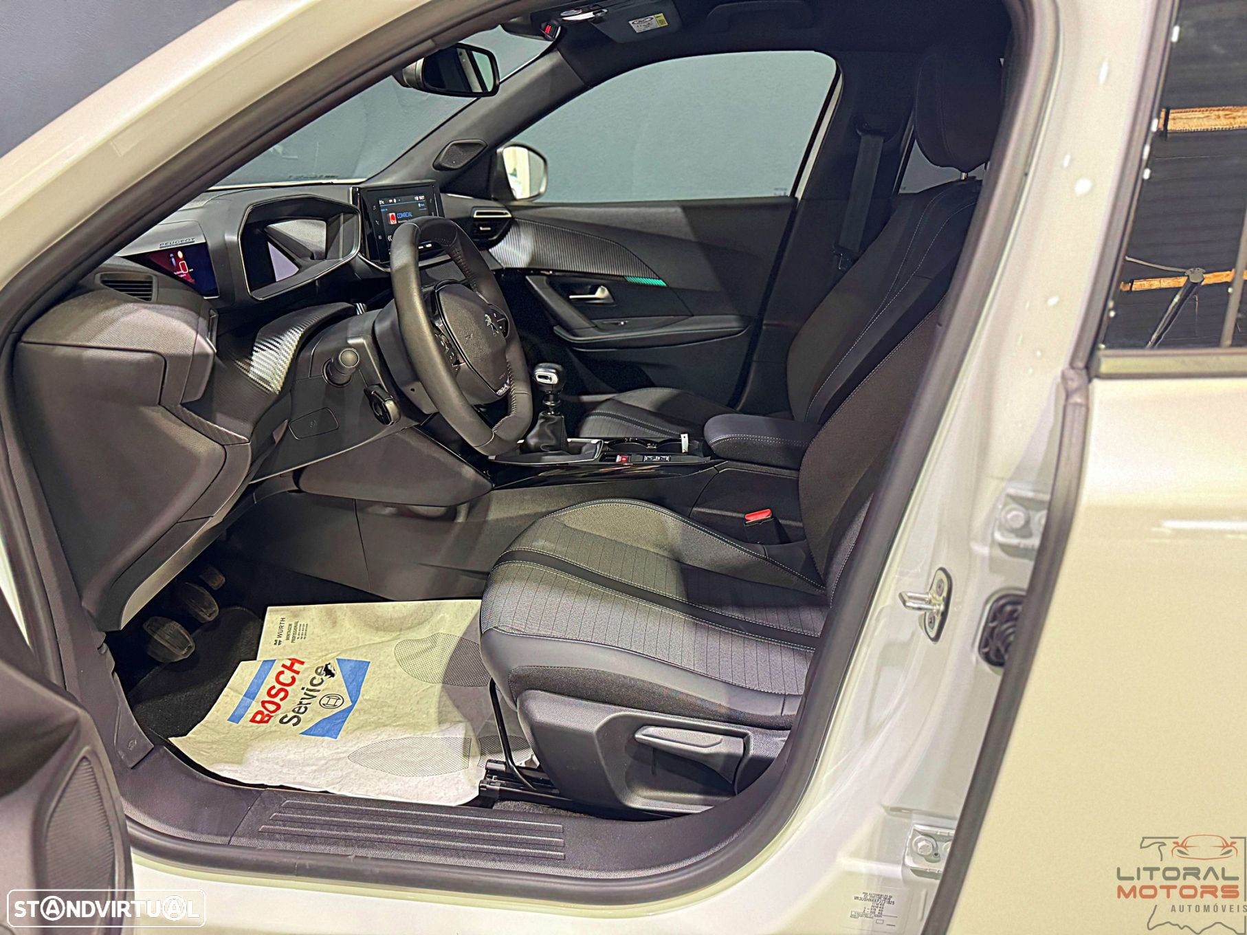 Peugeot 2008 1.2 PureTech Allure - 14