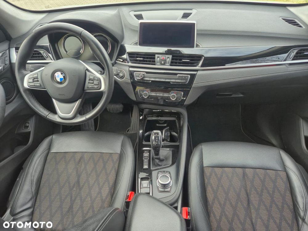 BMW X1 xDrive18d xLine - 15
