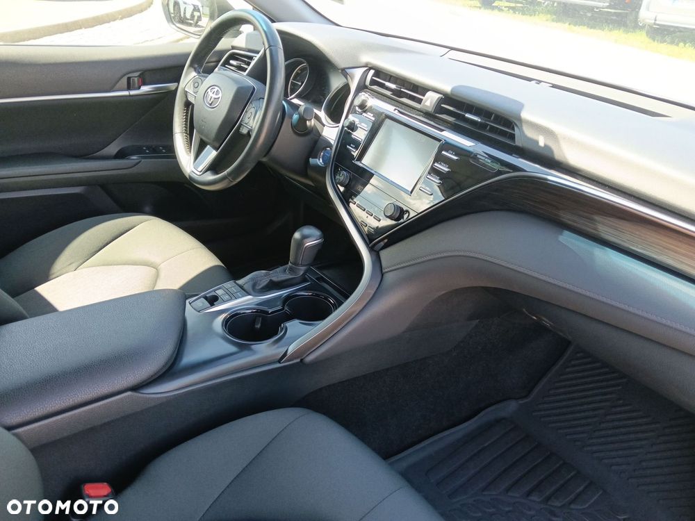 Toyota Camry 2.5 Hybrid Comfort CVT - 11