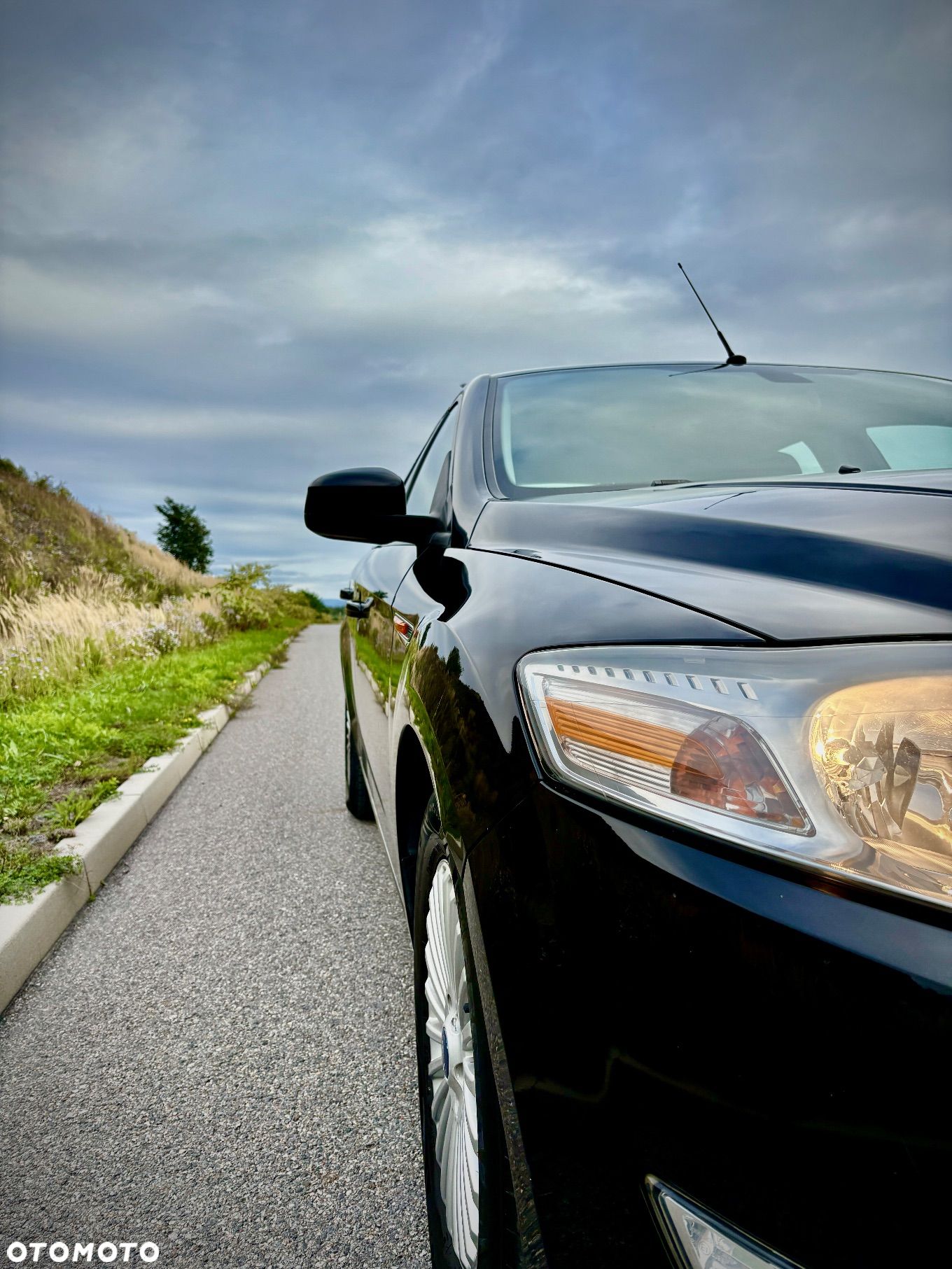 Ford Mondeo 2.0 Ambiente - 1