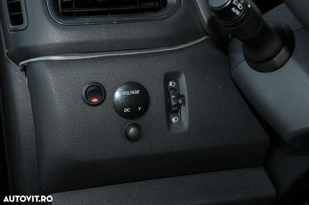 Renault Master cu lift - 31