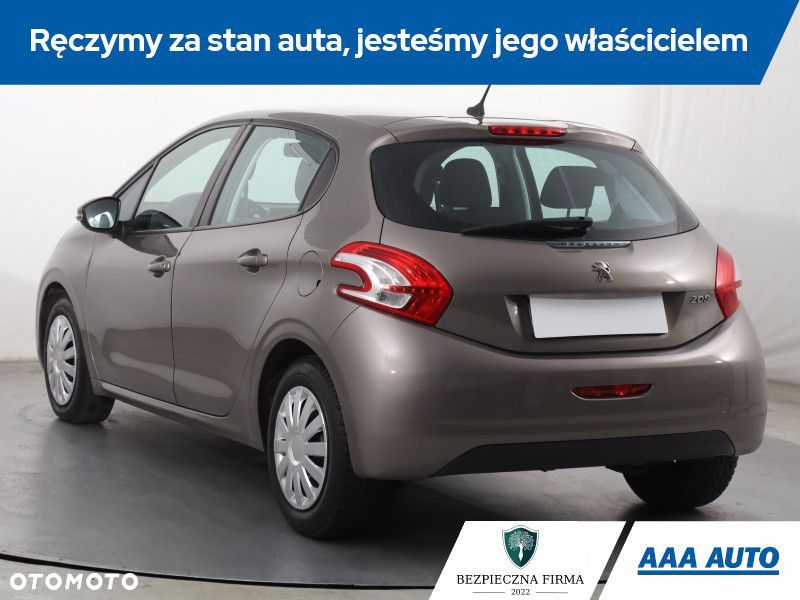 Peugeot 208 - 6