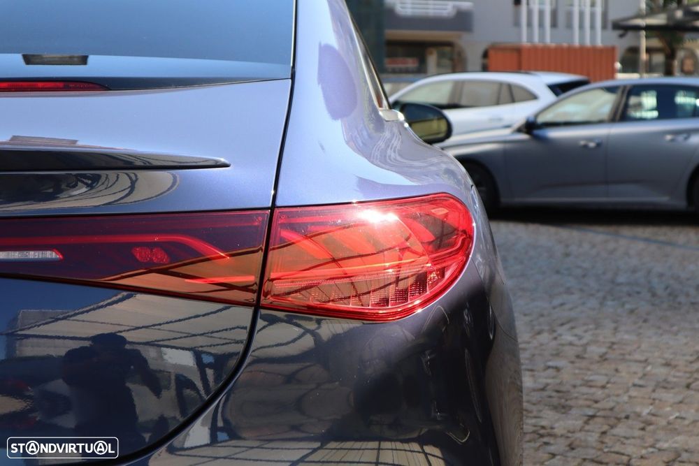 Mercedes-Benz EQE 300 Edition Electric Art - 17