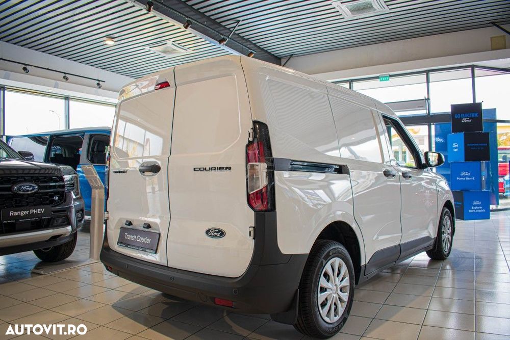 Ford Transit Courier - 8