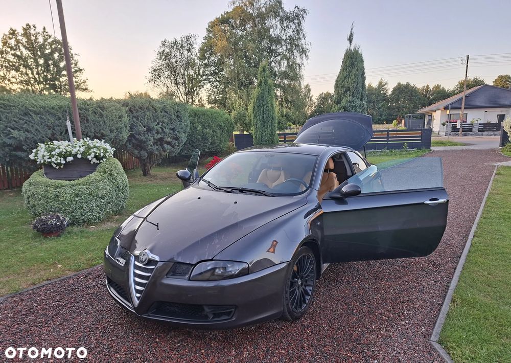 Alfa Romeo GT 1.9JTD 16V Distinctive - 1
