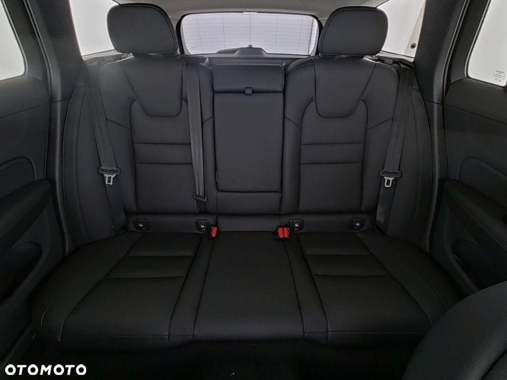 Volvo V60 B4 B DKG Plus Dark - 13
