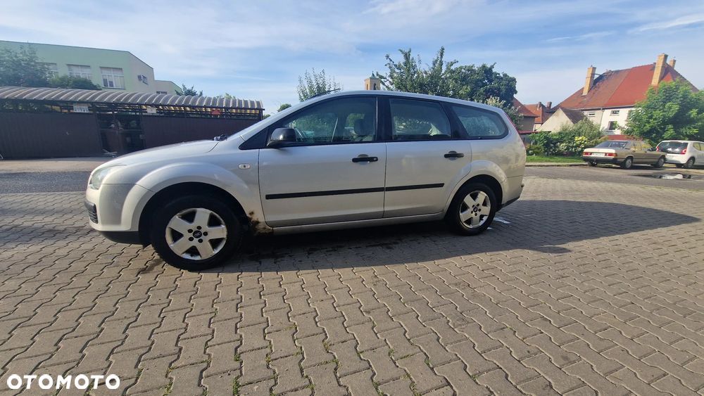 Ford Focus 1.6 Ghia - 3