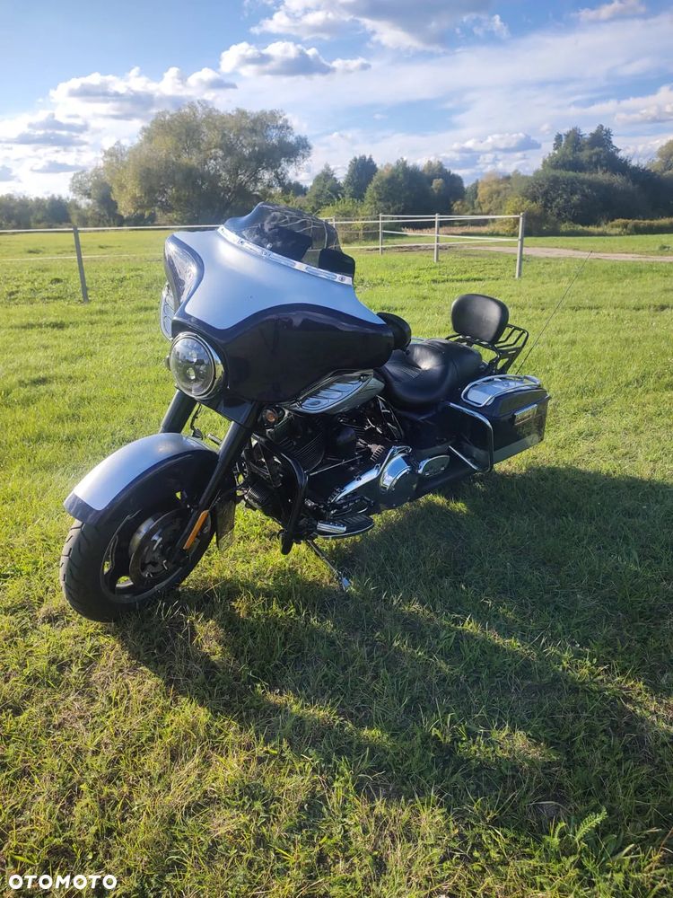 Harley-Davidson FLH Electra Glide - 1