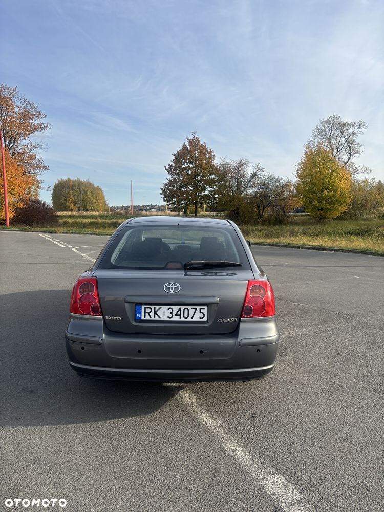 Toyota Avensis - 3
