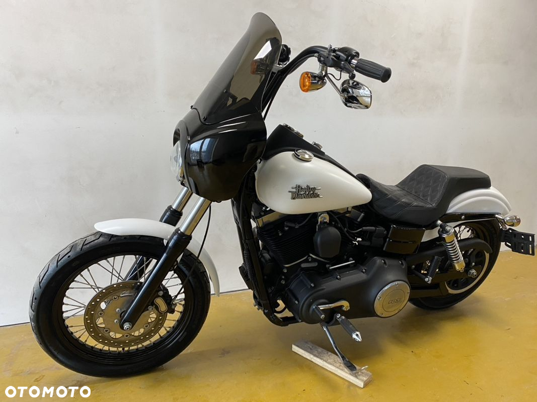 Harley-Davidson Dyna Street Bob - 16