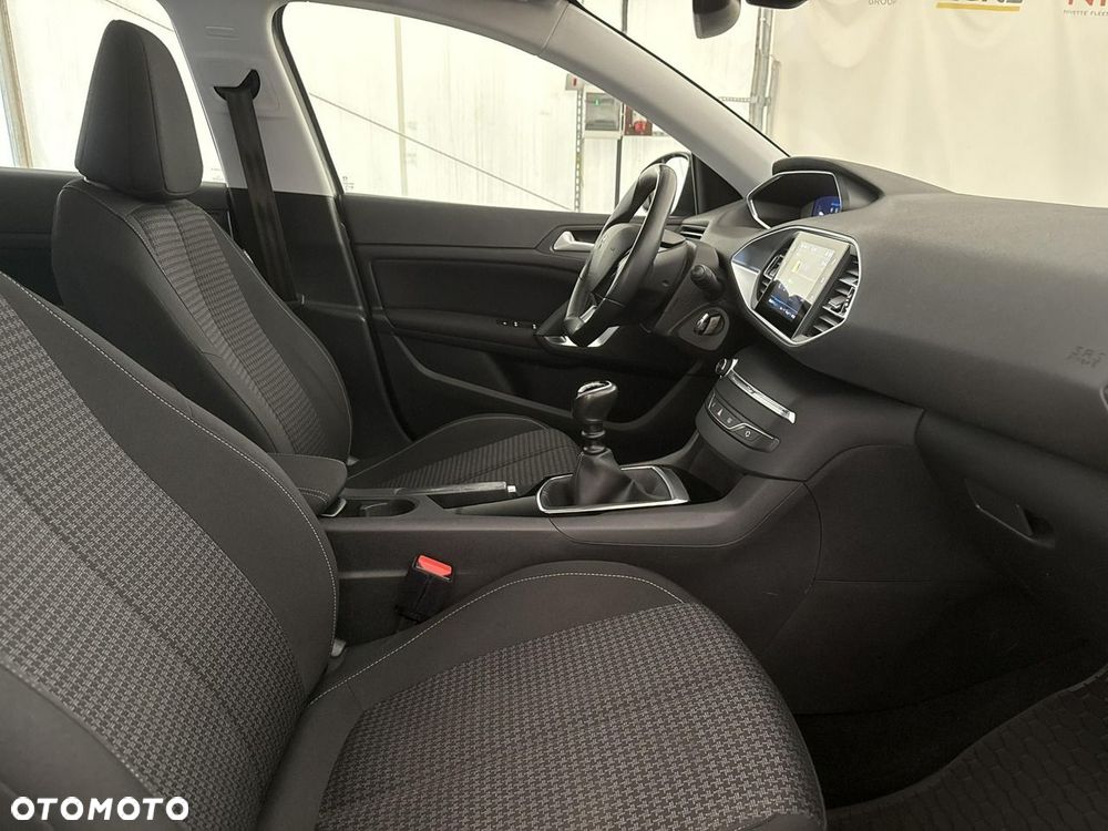 Peugeot 308 - 23